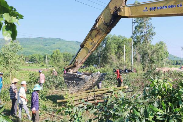 Xã Phổ Cường tổ chức hỗ trợ thi công công trình đường bộ cao tốc Bắc - Nam phía Đông, giai đoạn 2021 - 2025 đoạn qua địa bàn xã